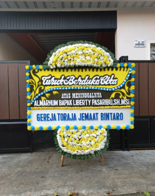 Papan Bunga Duka di Menthobi Raya
