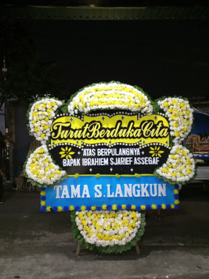 Papan Bunga Duka di Menthobi Raya
