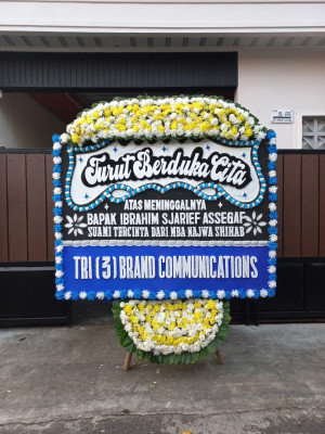 Papan Bunga Duka di Menthobi Raya